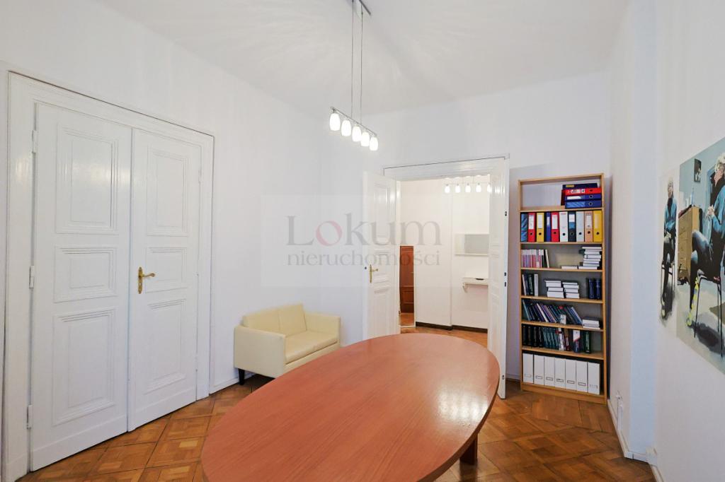 Kamienica przy Uniwersytecie Muzycznym F. Chopina - zdjęcie 3