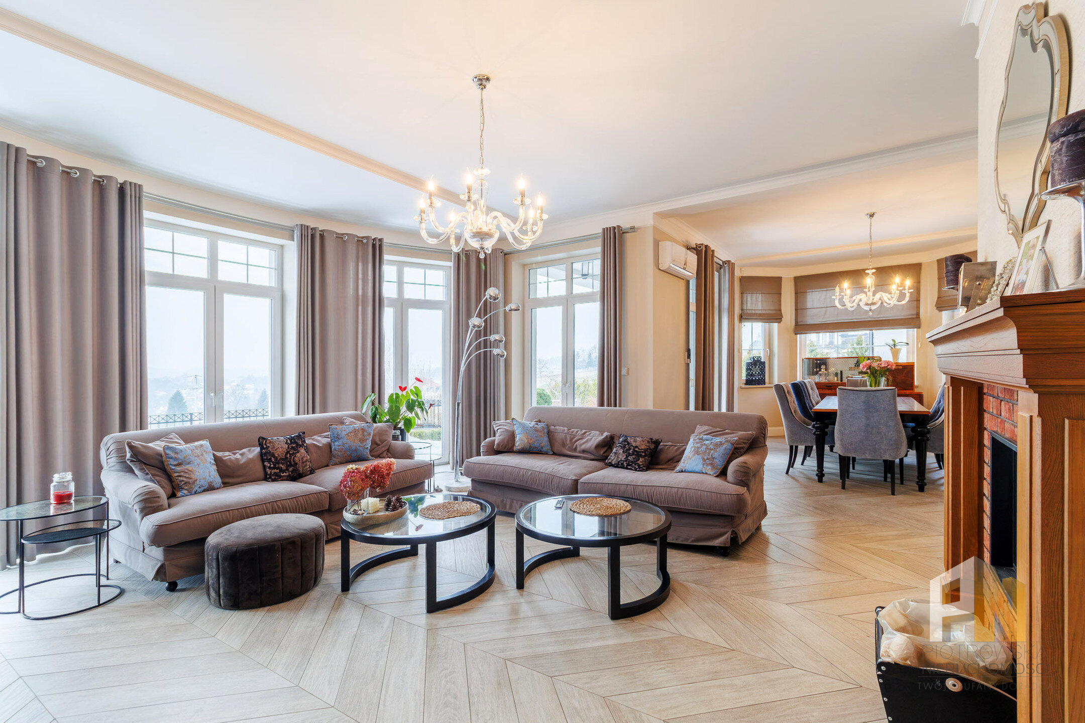 Wyjątkowa willa z dużą zagospodarowaną działką - zdjęcie 5