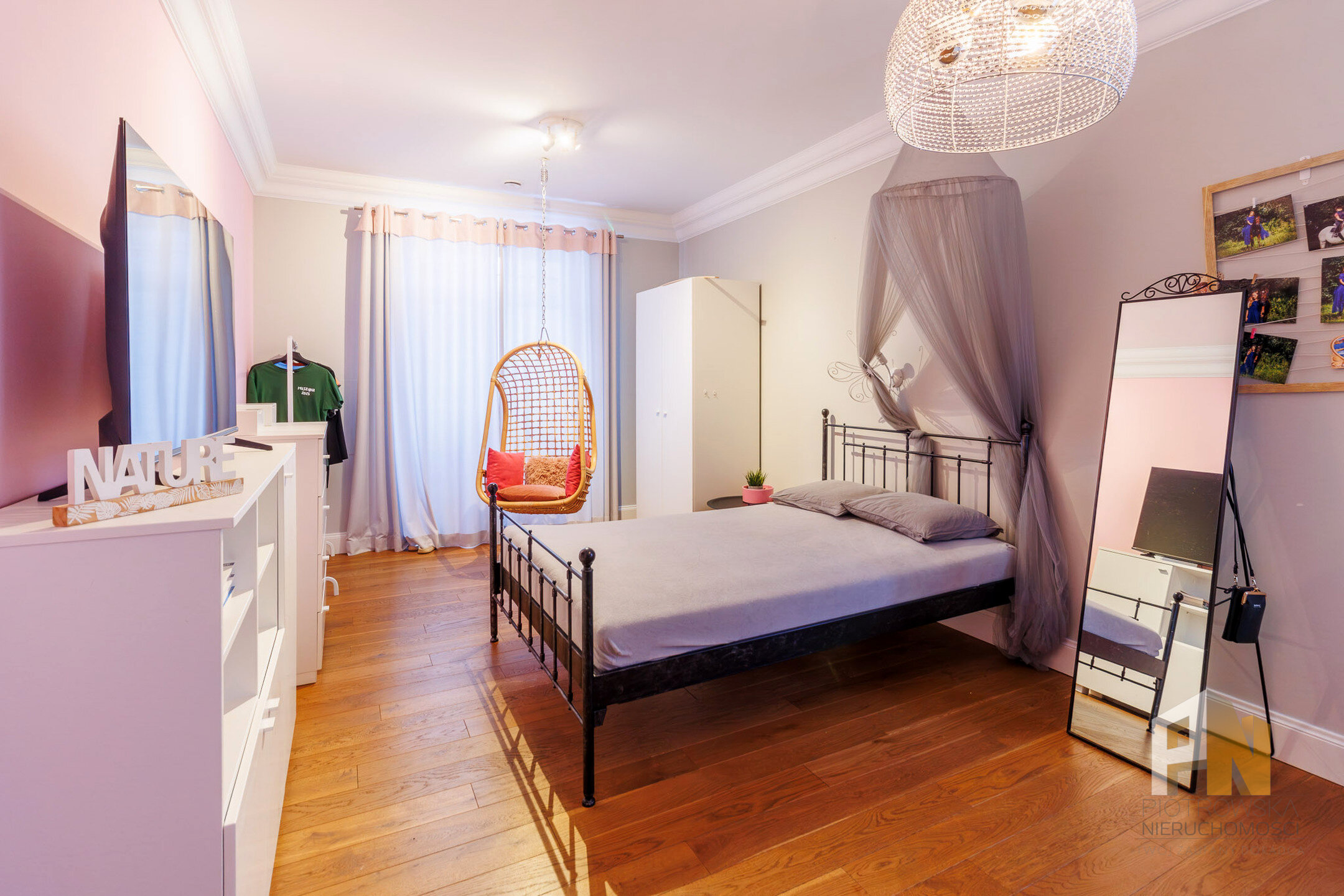 Wyjątkowa willa z dużą zagospodarowaną działką - zdjęcie 14