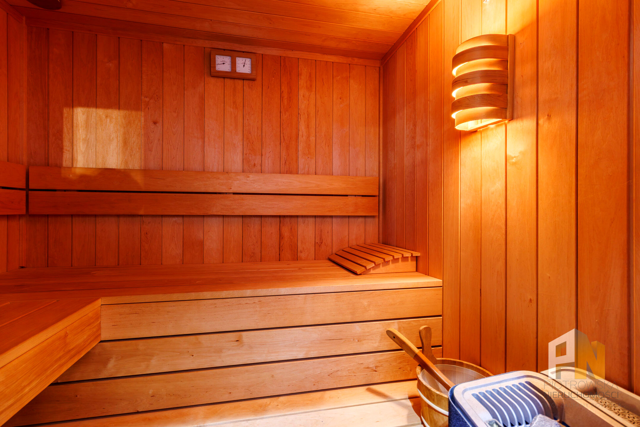 Wyjątkowa willa z dużą zagospodarowaną działką - zdjęcie 18