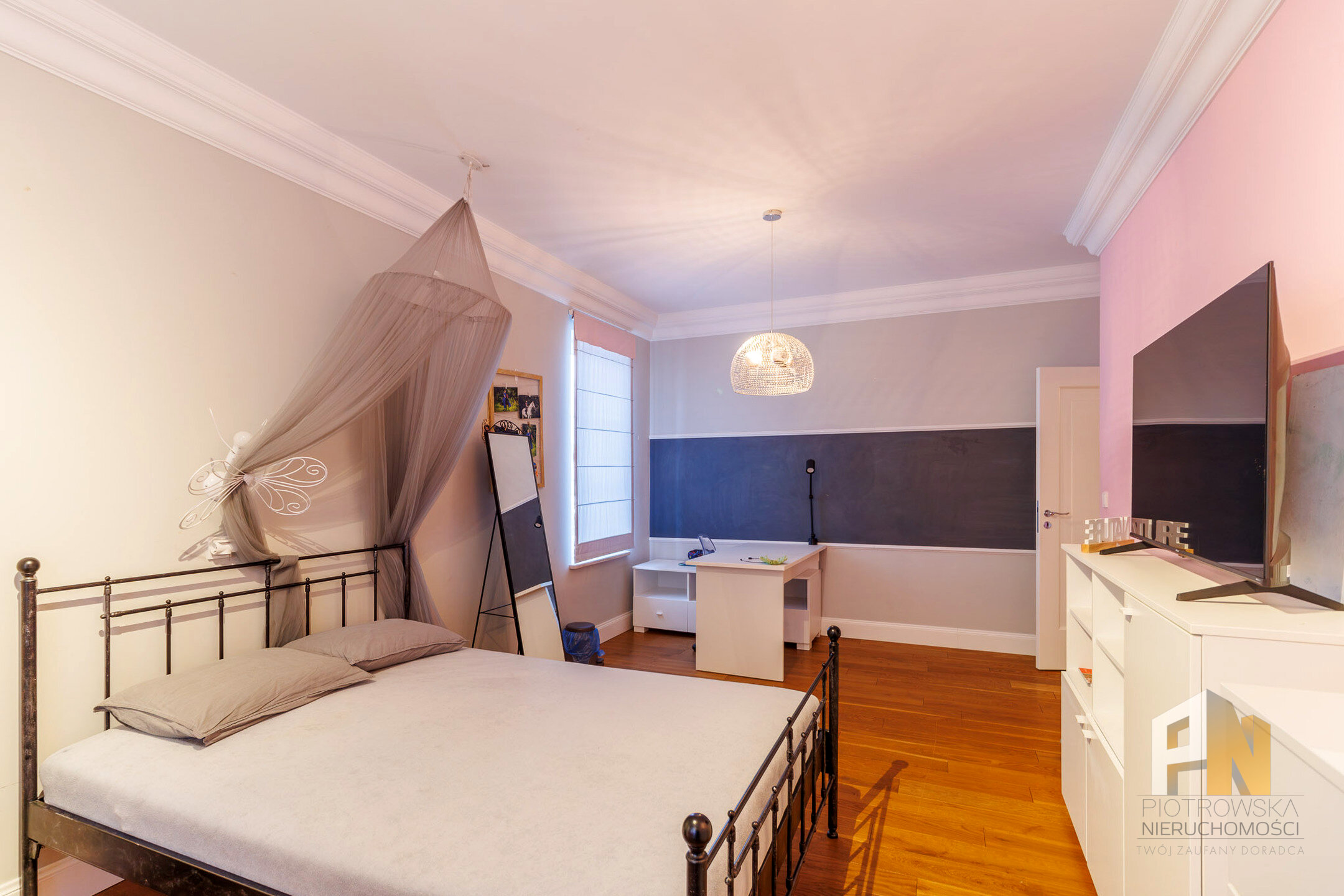 Wyjątkowa willa z dużą zagospodarowaną działką - zdjęcie 15