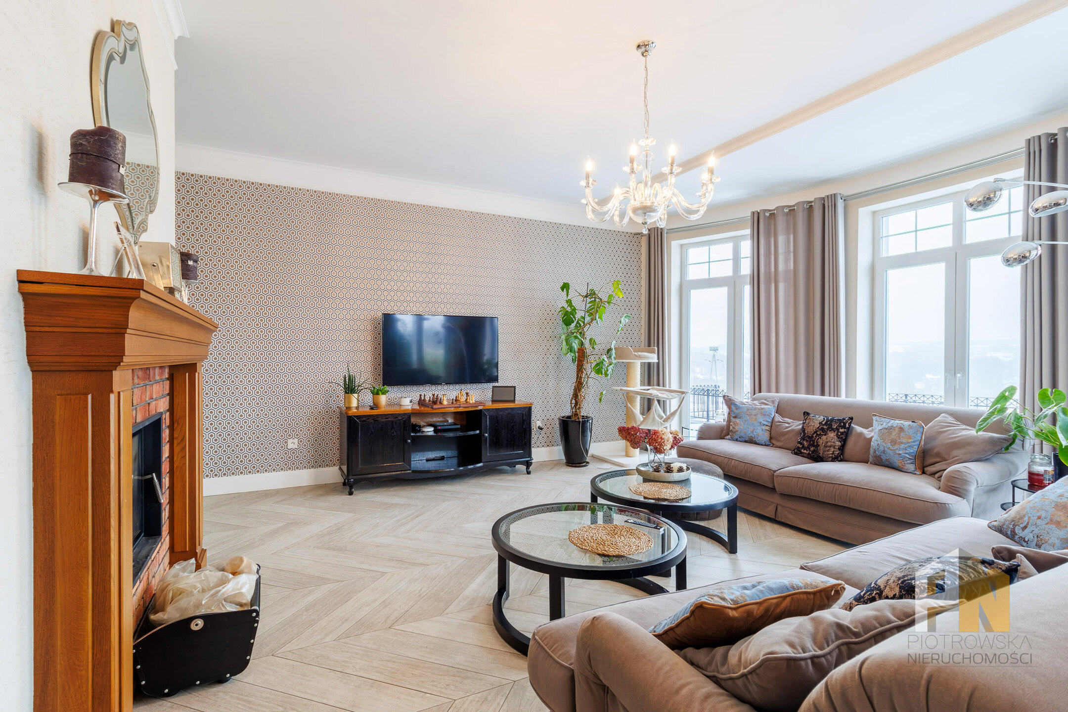 Wyjątkowa willa z dużą zagospodarowaną działką - zdjęcie 6