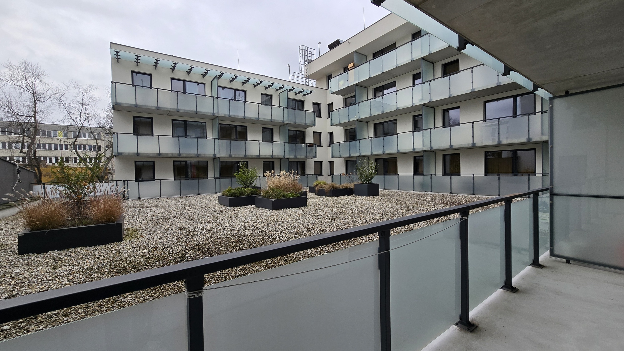 BEZ PROWIZJI - os. Paderewskiego, kompaktowe 2 pokoje, niski blok z windą, duży balkon, klimatyzacja! - zdjęcie 5