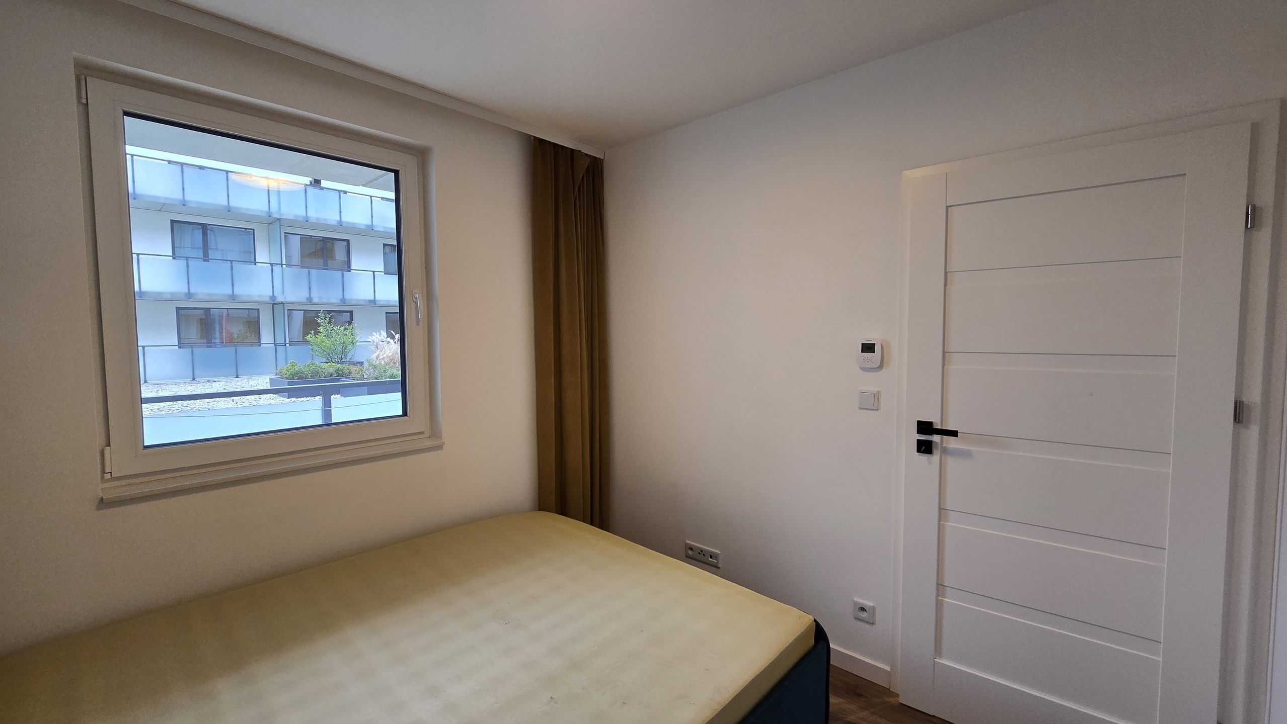 BEZ PROWIZJI - os. Paderewskiego, kompaktowe 2 pokoje, niski blok z windą, duży balkon, klimatyzacja! - zdjęcie 8