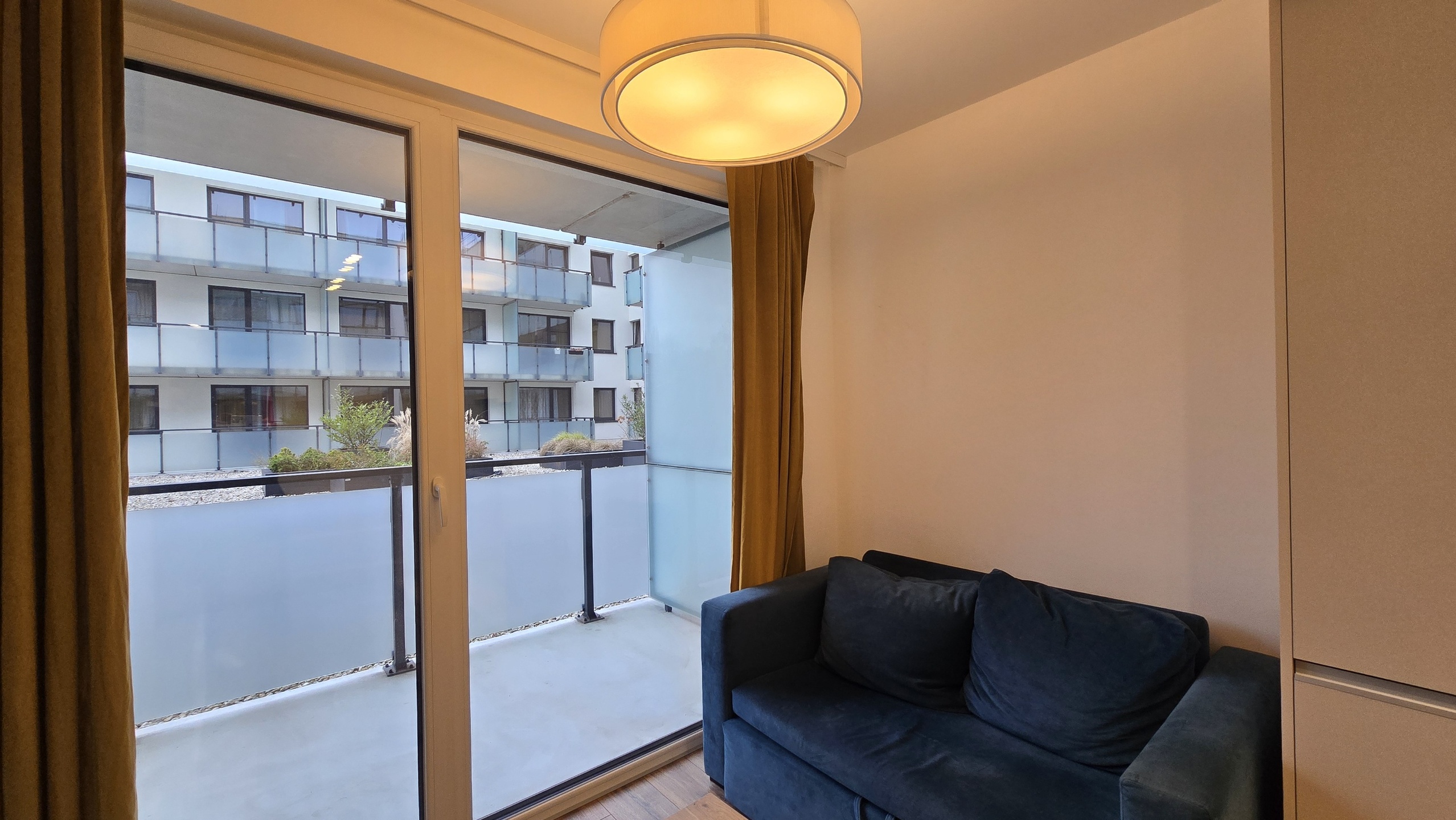 BEZ PROWIZJI - os. Paderewskiego, kompaktowe 2 pokoje, niski blok z windą, duży balkon, klimatyzacja! - zdjęcie 4