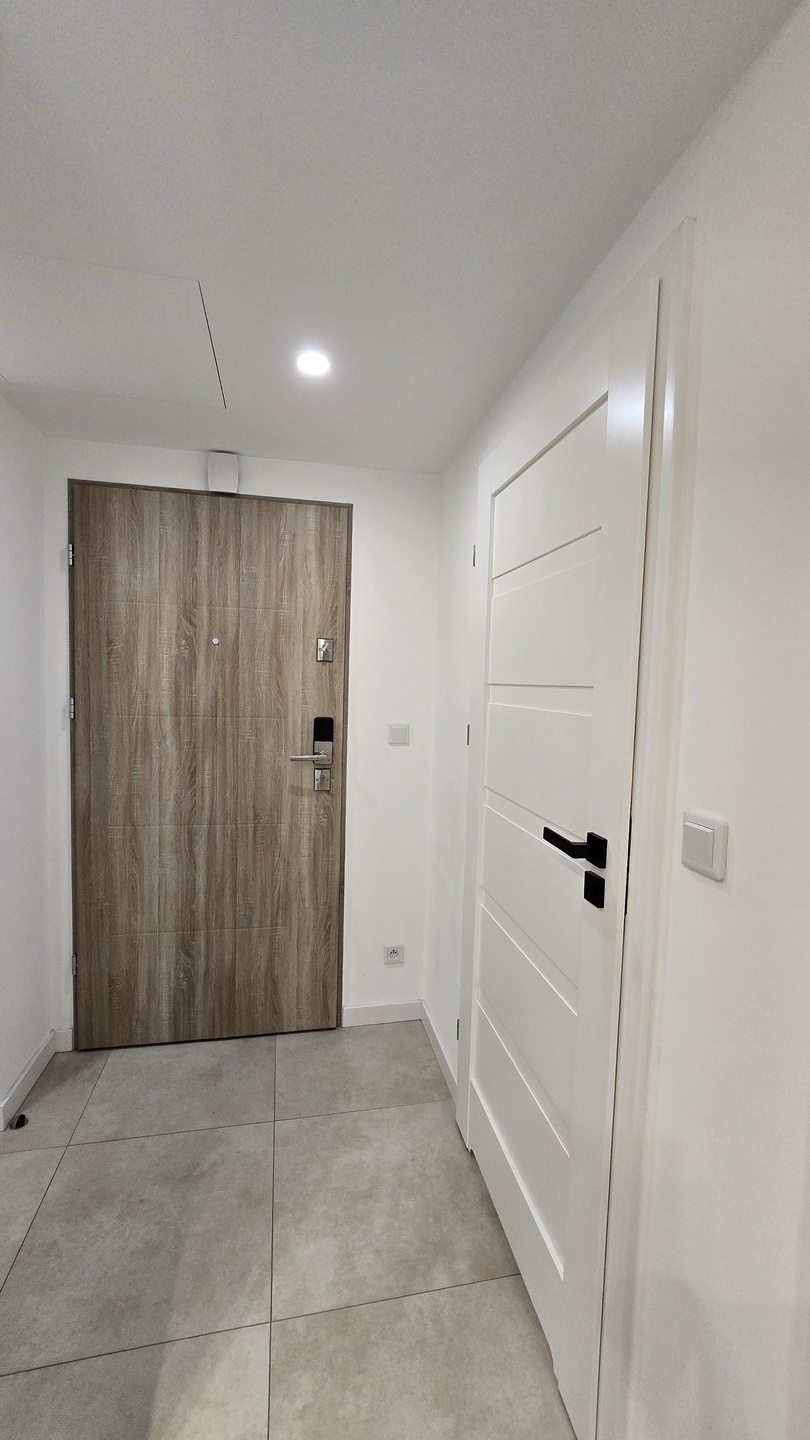 BEZ PROWIZJI - os. Paderewskiego, kompaktowe 2 pokoje, niski blok z windą, duży balkon, klimatyzacja! - zdjęcie 12