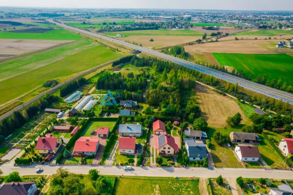 Duży, atrakcyjny dom tuż pod Chojnicami! - zdjęcie 28