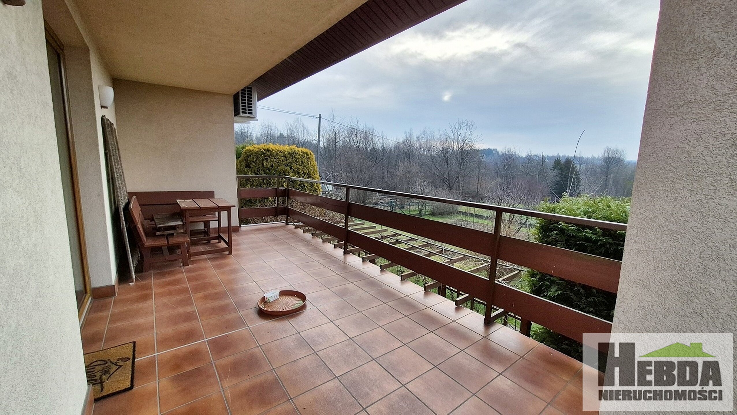 ZAWADA ! Fantastyczne miejsce ! Niewielki domek 120 m2 na widokowej działce 13 arów, tuż blisko szkoły. - zdjęcie 5