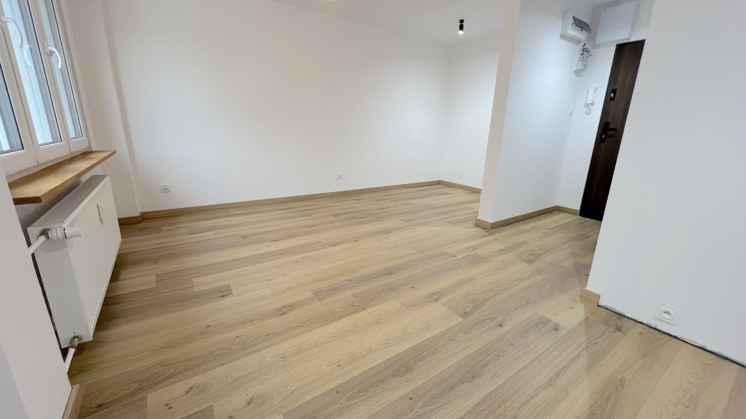 Kawalerka po generalnym remoncie. W pobliżu pełna infrastruktura - zdjęcie 20