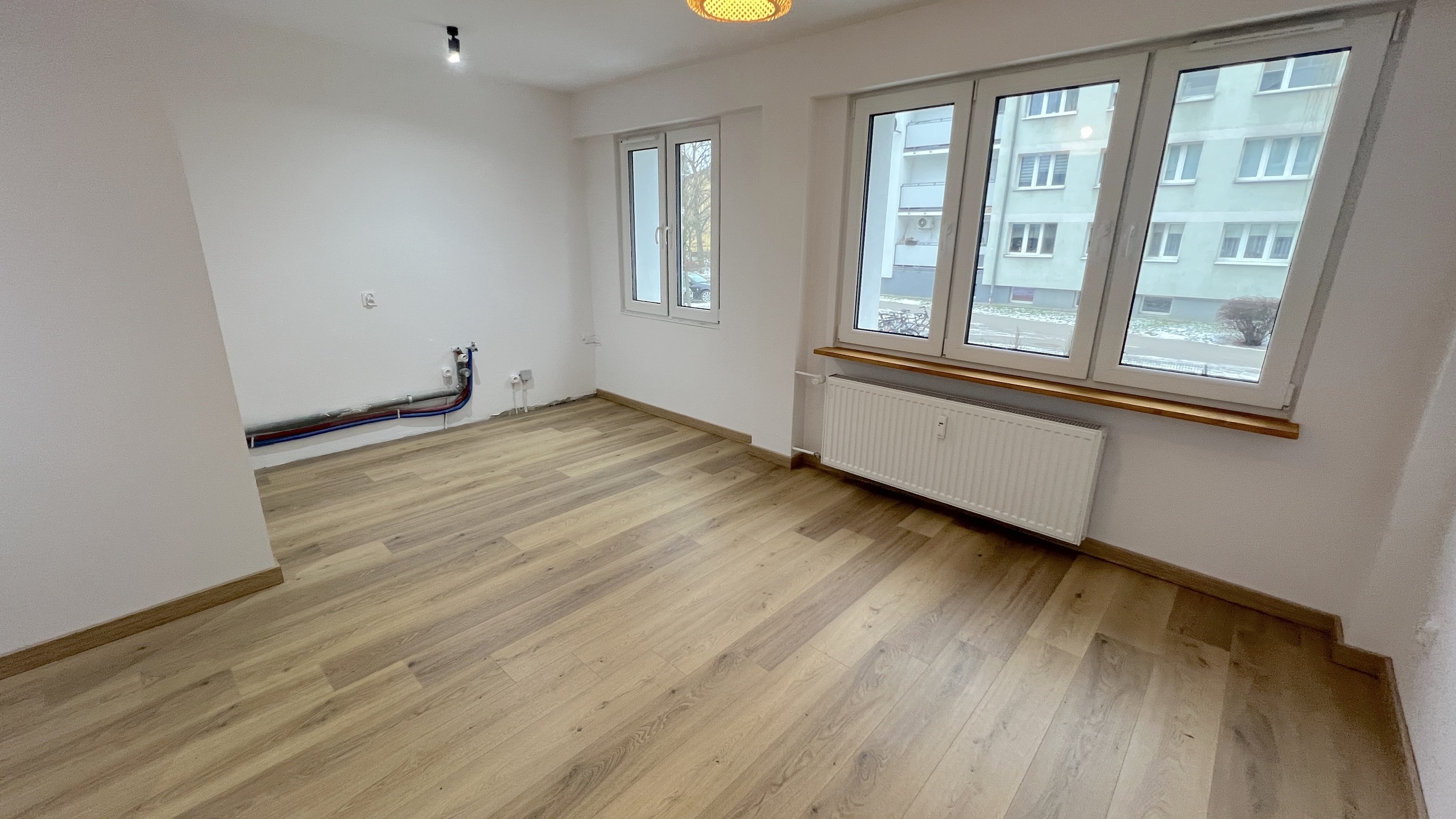 Kawalerka po generalnym remoncie. W pobliżu pełna infrastruktura - zdjęcie 2