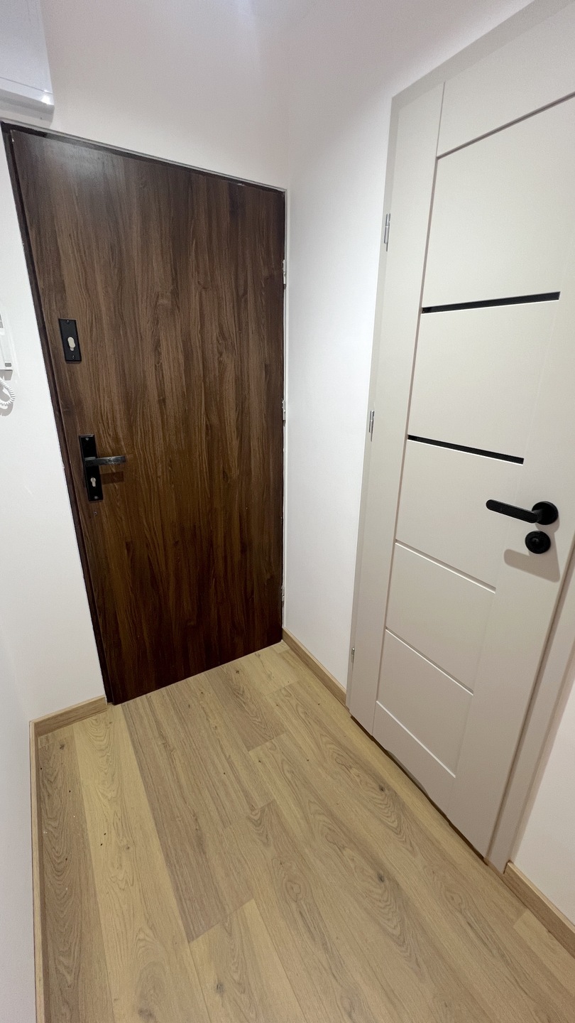 Kawalerka po generalnym remoncie. W pobliżu pełna infrastruktura - zdjęcie 10