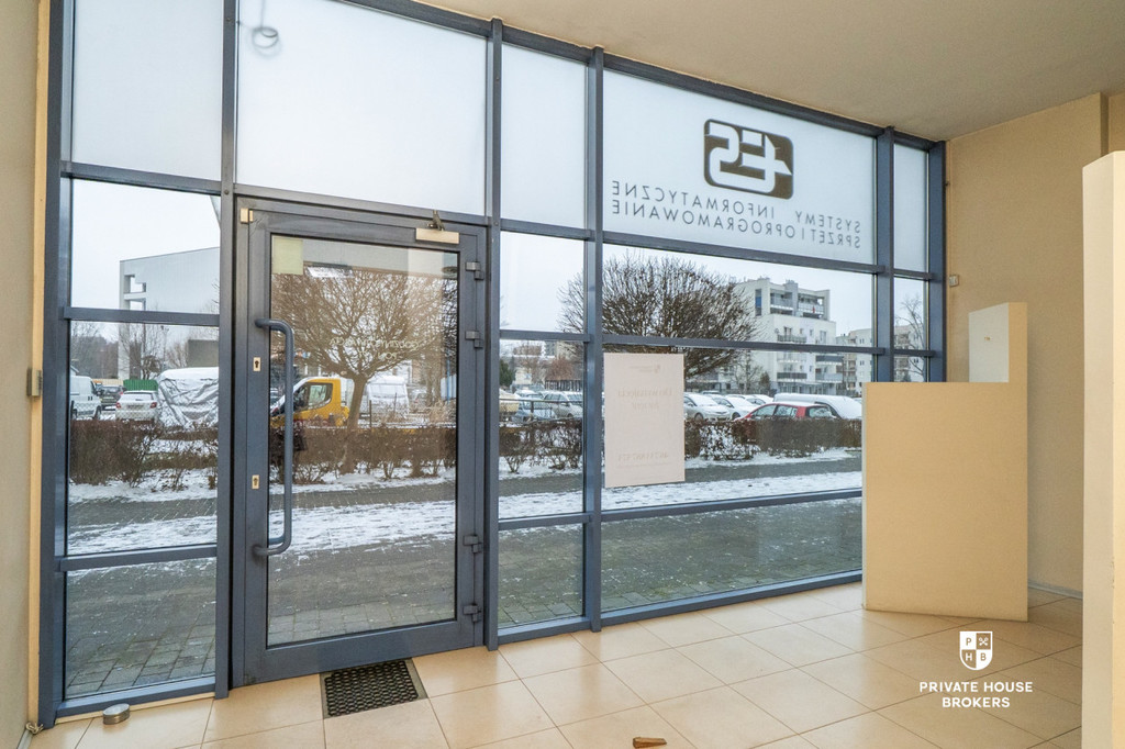 Lokal usługowy do wynajęcia, 61,9 m², Kraków, Czyżyny, Osiedle 2 Pułku Lotniczego - zdjęcie 3