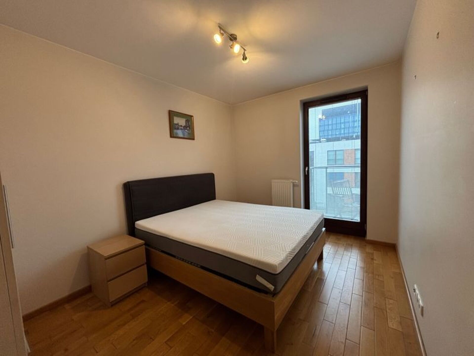 Siedmiogrodzka nowoczesne 2 pokoje garaż komórka meble - zdjęcie 4