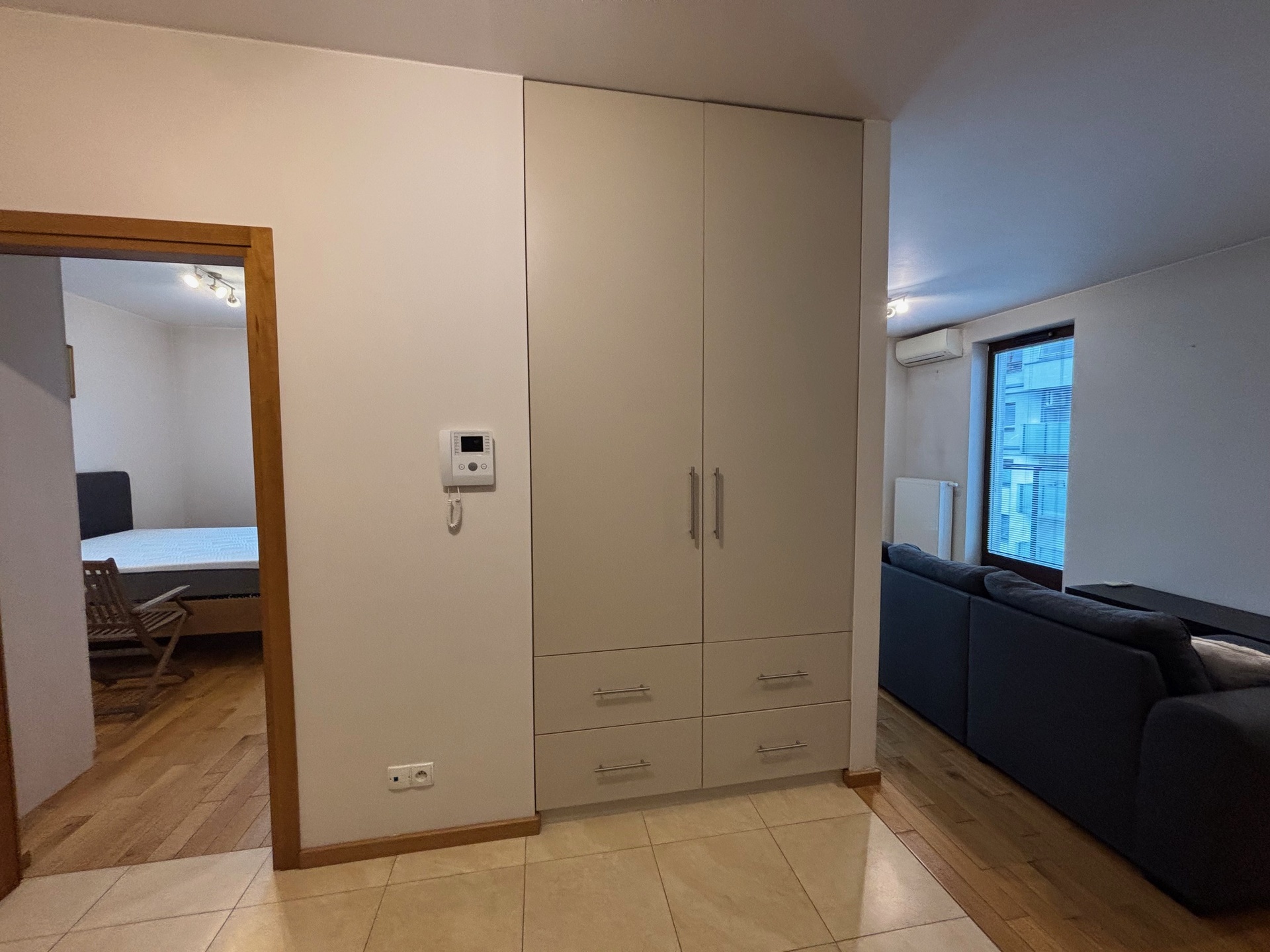 Siedmiogrodzka nowoczesne 2 pokoje garaż komórka meble - zdjęcie 9