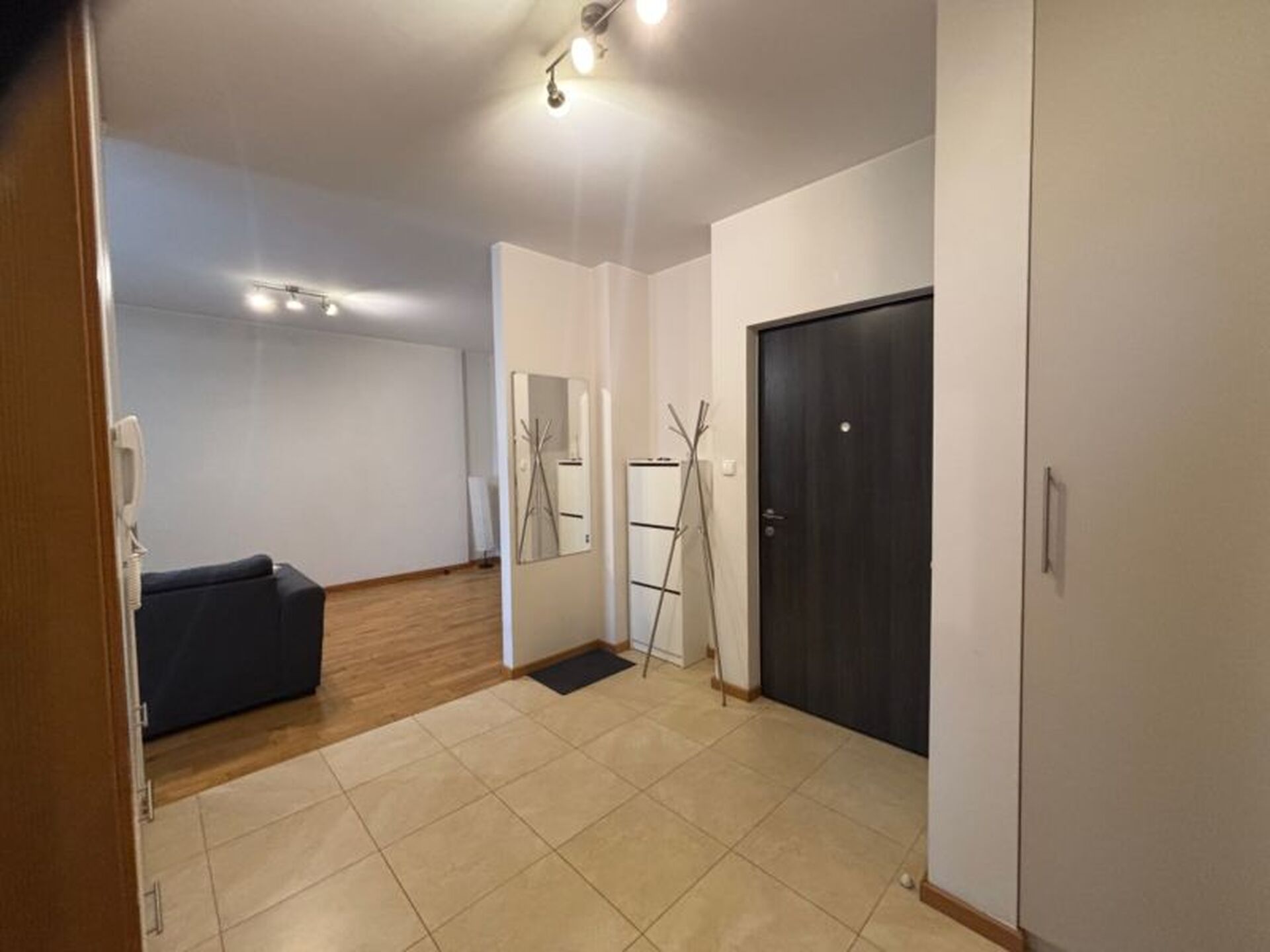 Siedmiogrodzka nowoczesne 2 pokoje garaż komórka meble - zdjęcie 8