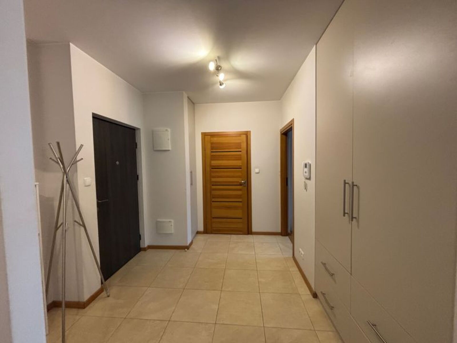 Siedmiogrodzka nowoczesne 2 pokoje garaż komórka meble - zdjęcie 10