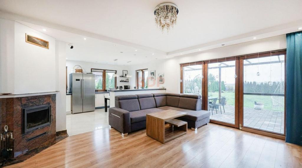 Dom 222 m², Żarów - zdjęcie 1