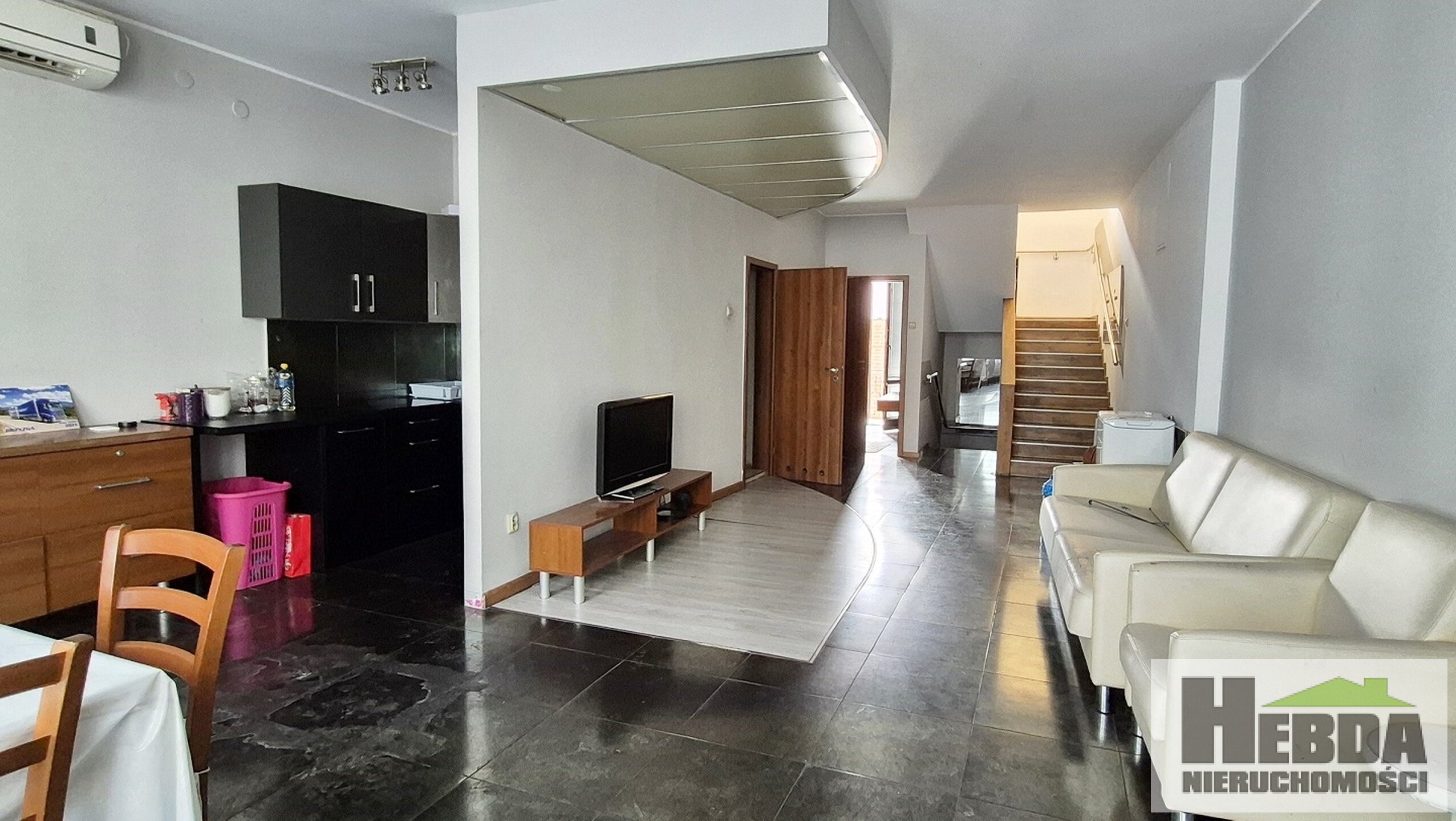 Tarnów, ul.Wałowa, 2 poziomowy lokal , pod usługi; kosmetyczne, fryzjerskie, mieszkalne, biurowe - zdjęcie 2