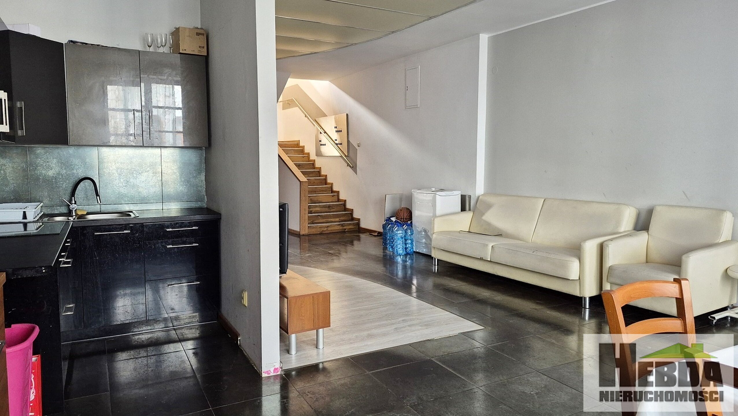 Tarnów, ul.Wałowa, 2 poziomowy lokal , pod usługi; kosmetyczne, fryzjerskie, mieszkalne, biurowe - zdjęcie 4