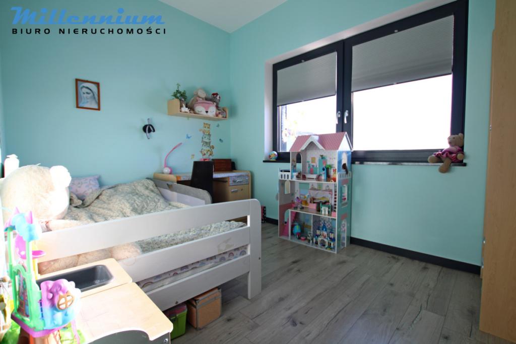 Nowoczesny i energooszczędny  dom w Gniewinie - zdjęcie 14