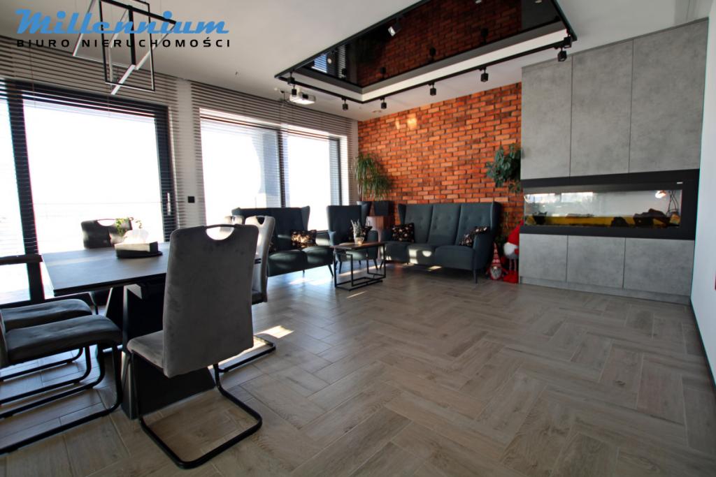 Nowoczesny i energooszczędny  dom w Gniewinie - zdjęcie 1