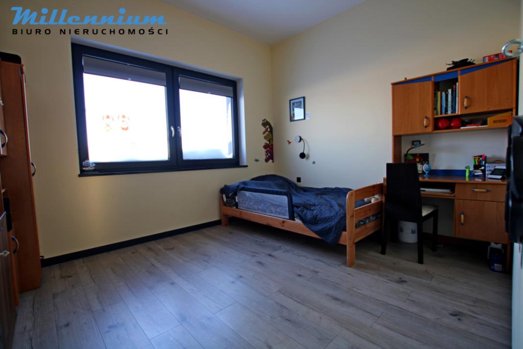 Nowoczesny i energooszczędny  dom w Gniewinie - zdjęcie 12