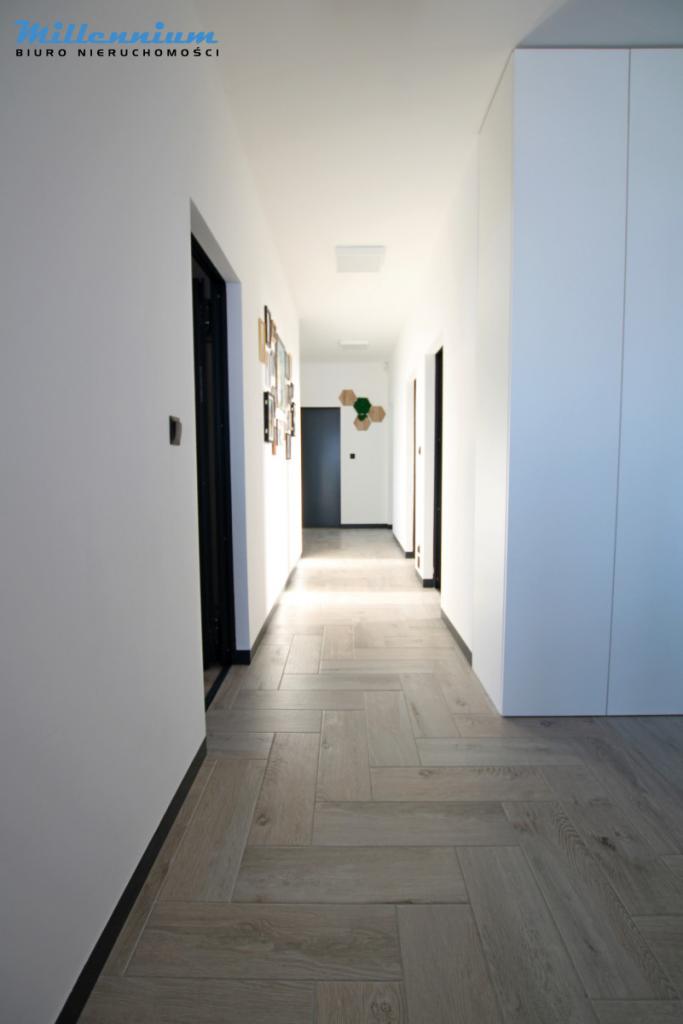 Nowoczesny i energooszczędny  dom w Gniewinie - zdjęcie 9