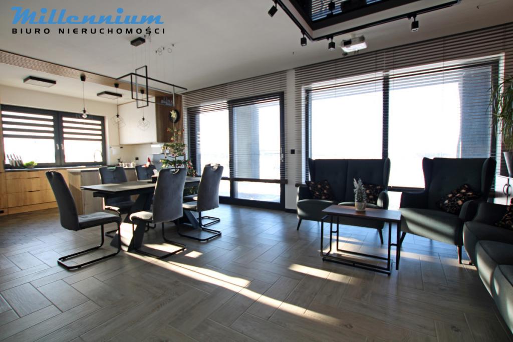 Nowoczesny i energooszczędny  dom w Gniewinie - zdjęcie 3