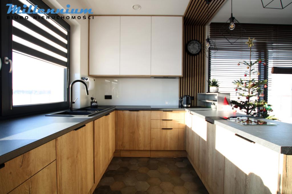 Nowoczesny i energooszczędny  dom w Gniewinie - zdjęcie 6