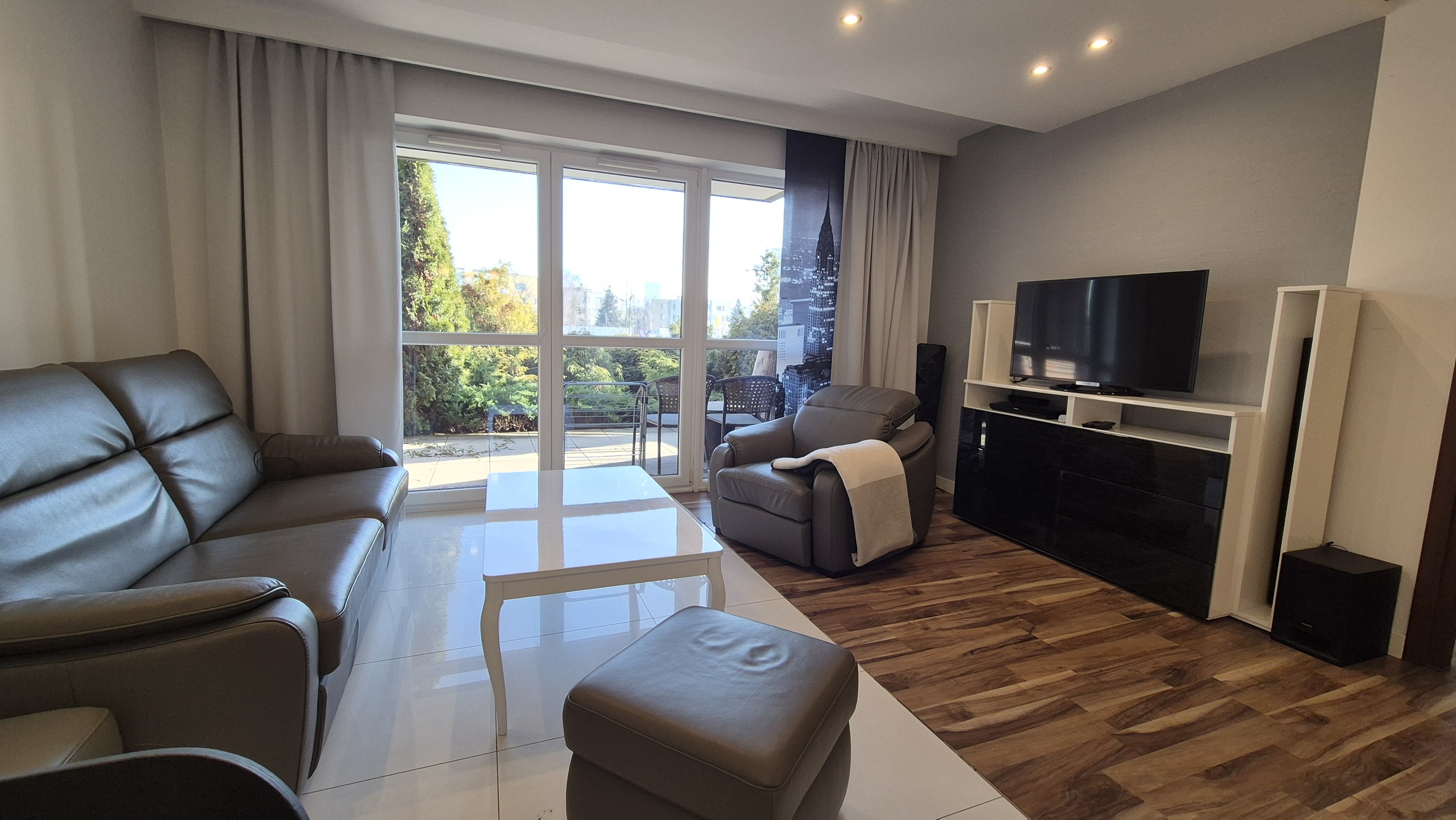 o/SCC Dębowe Tarasy 64 m2 apartament z ogrodem garażem komorką lokatorską - zdjęcie 1