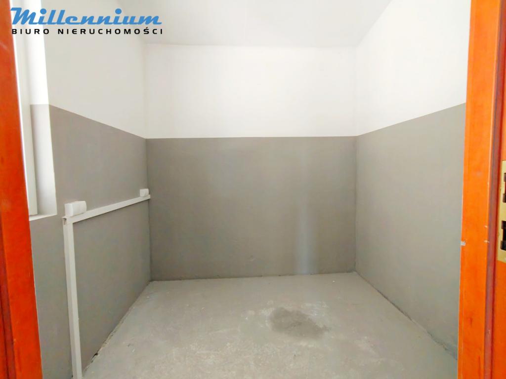 Hala magazynowo-produkcyjna z biurem i placem - zdjęcie 13