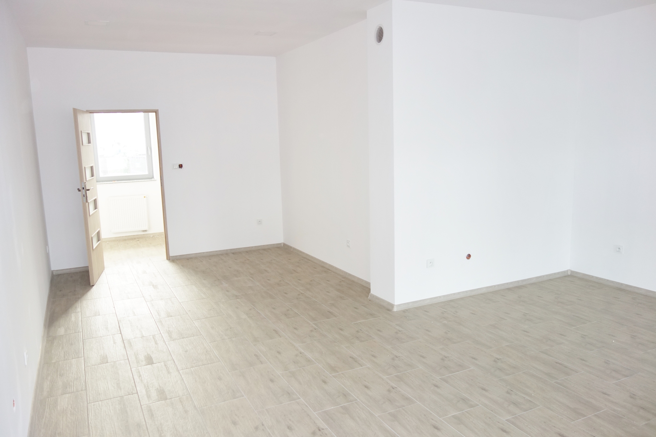 Atrakcyjny lokal użytkowy w Nowym Centrum Lubonia - zdjęcie 2