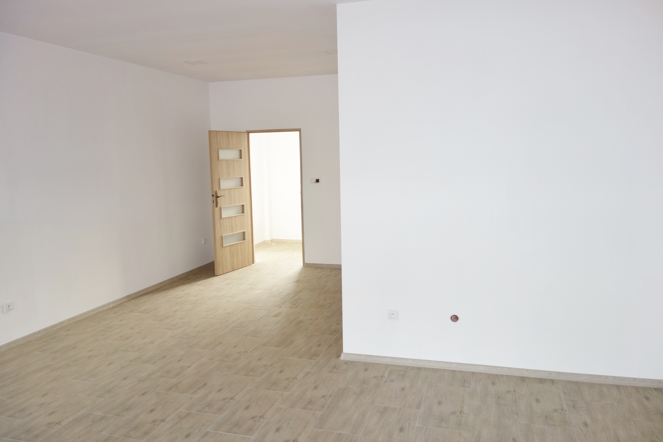 Atrakcyjny lokal użytkowy w Nowym Centrum Lubonia - zdjęcie 4