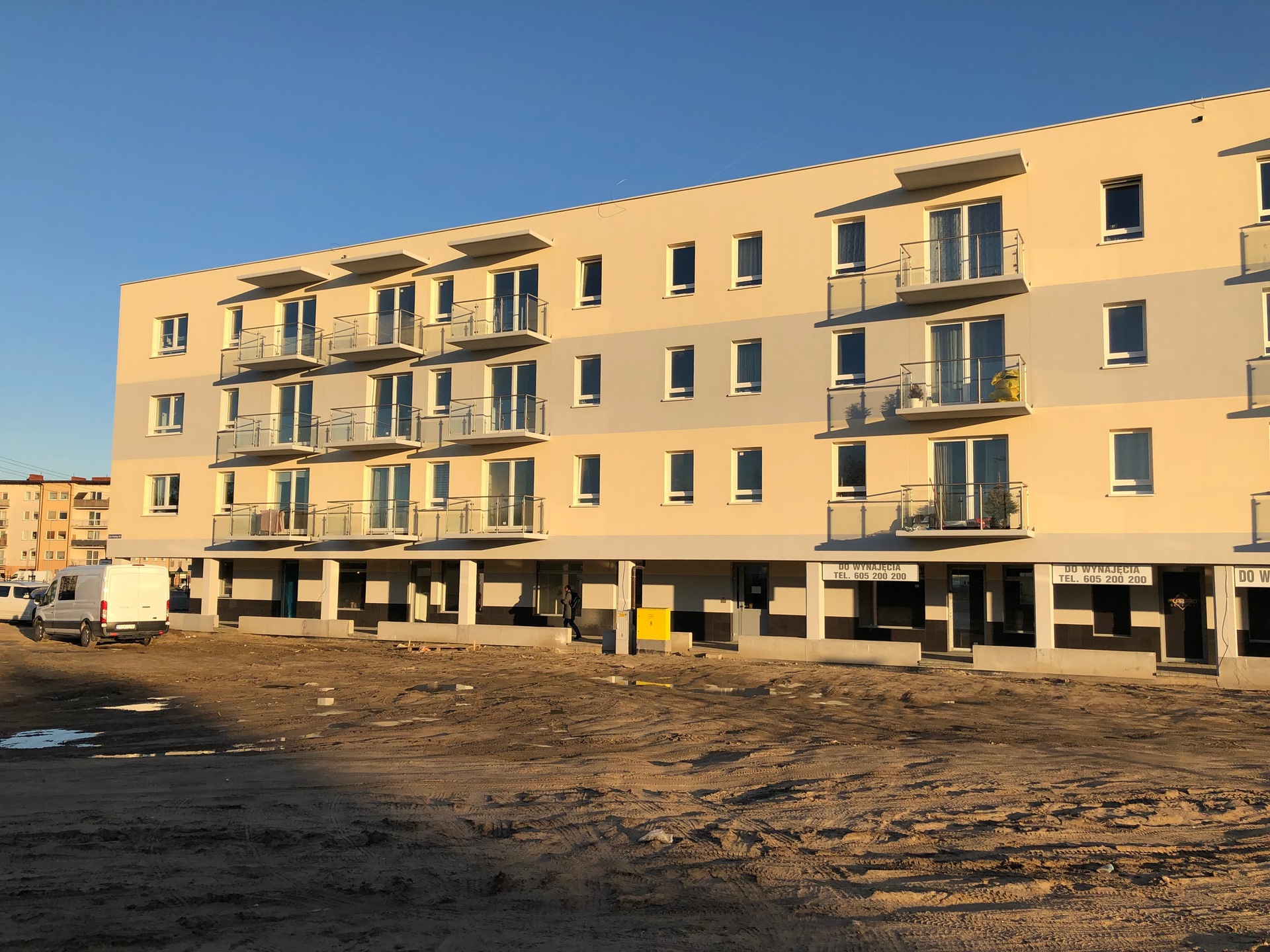 Atrakcyjny lokal użytkowy w Nowym Centrum Lubonia - zdjęcie 16