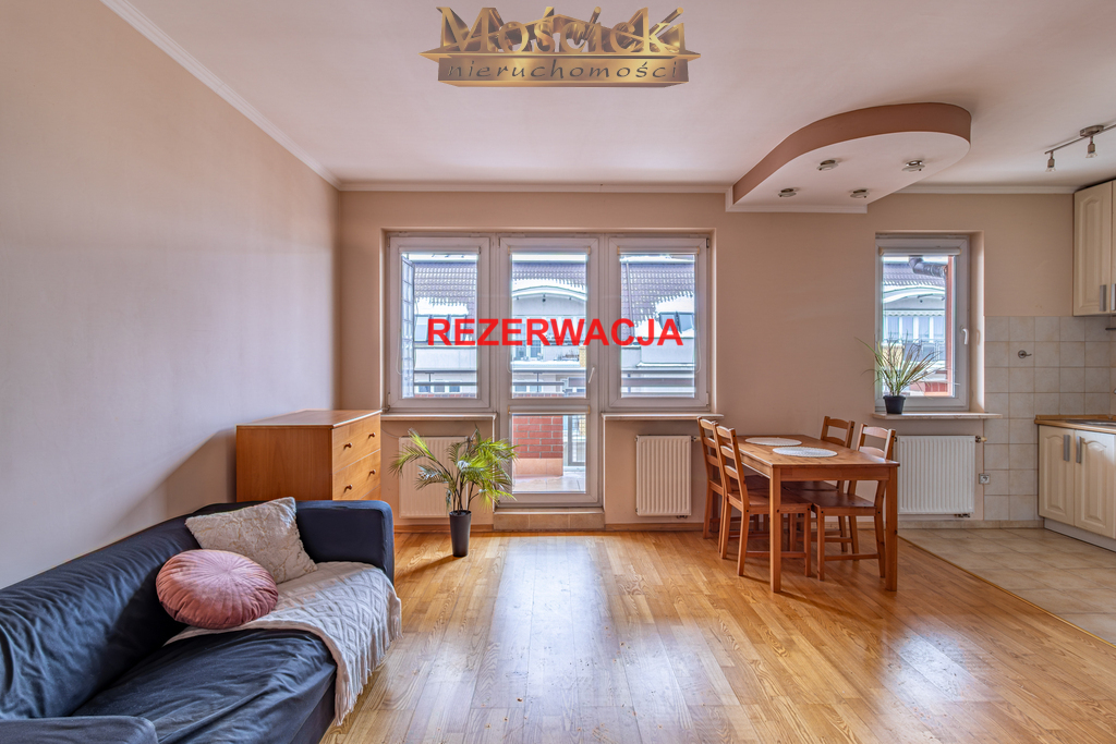 Dwa pokoje na Jeżewskiego z dużym balkonem - zdjęcie 3