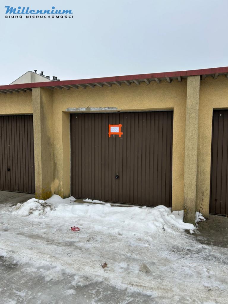 Jeden z ostatnich garaży w Gniewinie! - zdjęcie 1