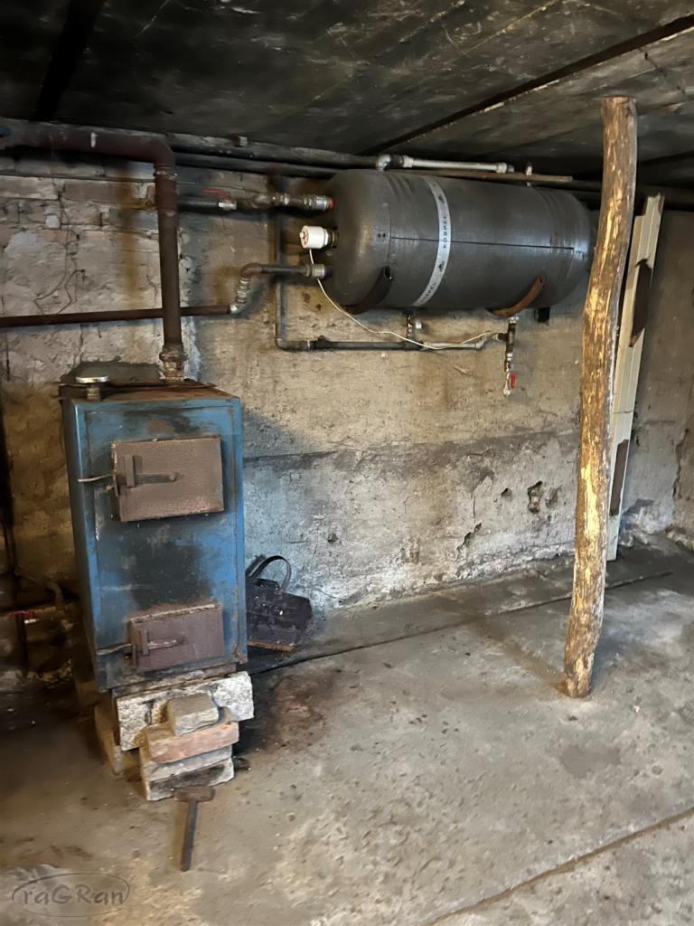 Dom do remontu, z dużym potencjałem, z zabudową go - zdjęcie 18