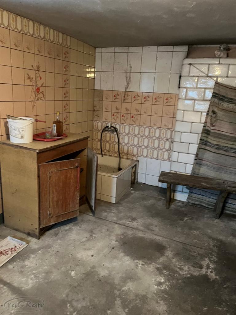 Dom do remontu, z dużym potencjałem, z zabudową go - zdjęcie 17