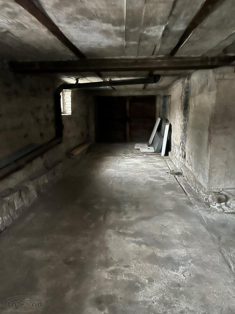 Dom do remontu, z dużym potencjałem, z zabudową go - zdjęcie 12
