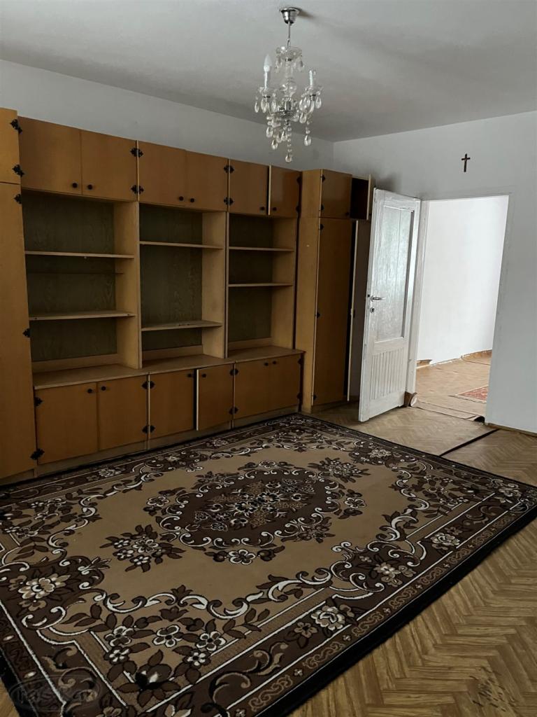 Dom do remontu, z dużym potencjałem, z zabudową go - zdjęcie 9