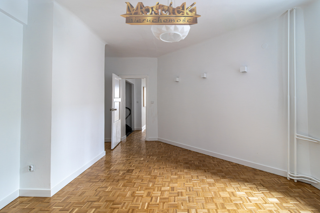 Przestronne mieszkanie w przedwojennej kamienicy - zdjęcie 7