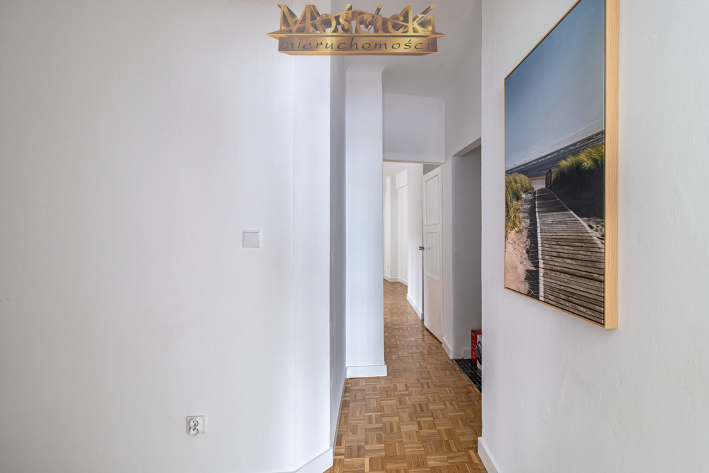 Przestronne mieszkanie w przedwojennej kamienicy - zdjęcie 12