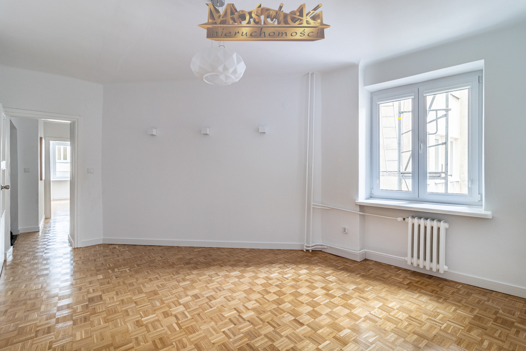 Przestronne mieszkanie w przedwojennej kamienicy - zdjęcie 6