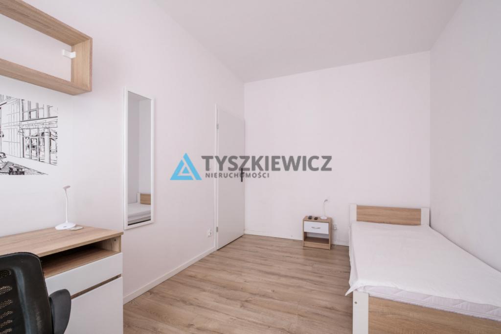 Obiekt handlowo-usługowy z pokojami na wynajem - zdjęcie 26