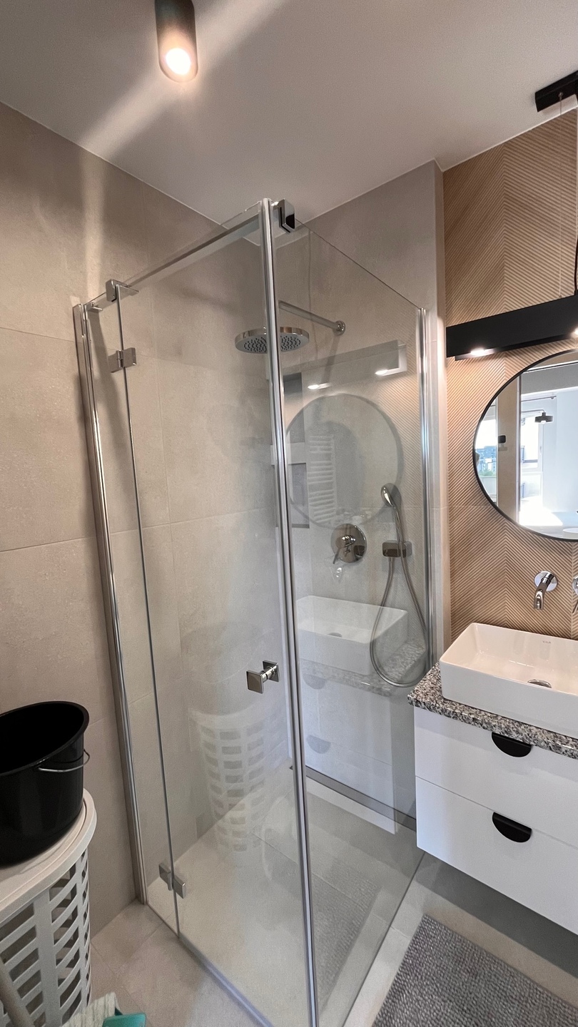 Śliczne nowe 3 pokojowe m.parking, komórka, klimatyzacja - zdjęcie 20