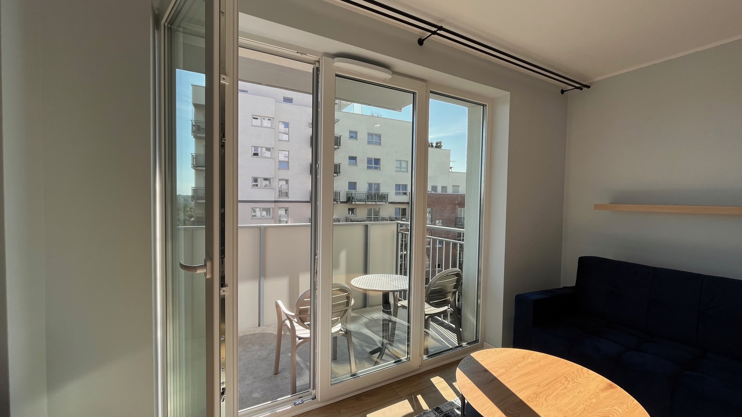 Śliczne nowe 3 pokojowe m.parking, komórka, klimatyzacja - zdjęcie 4