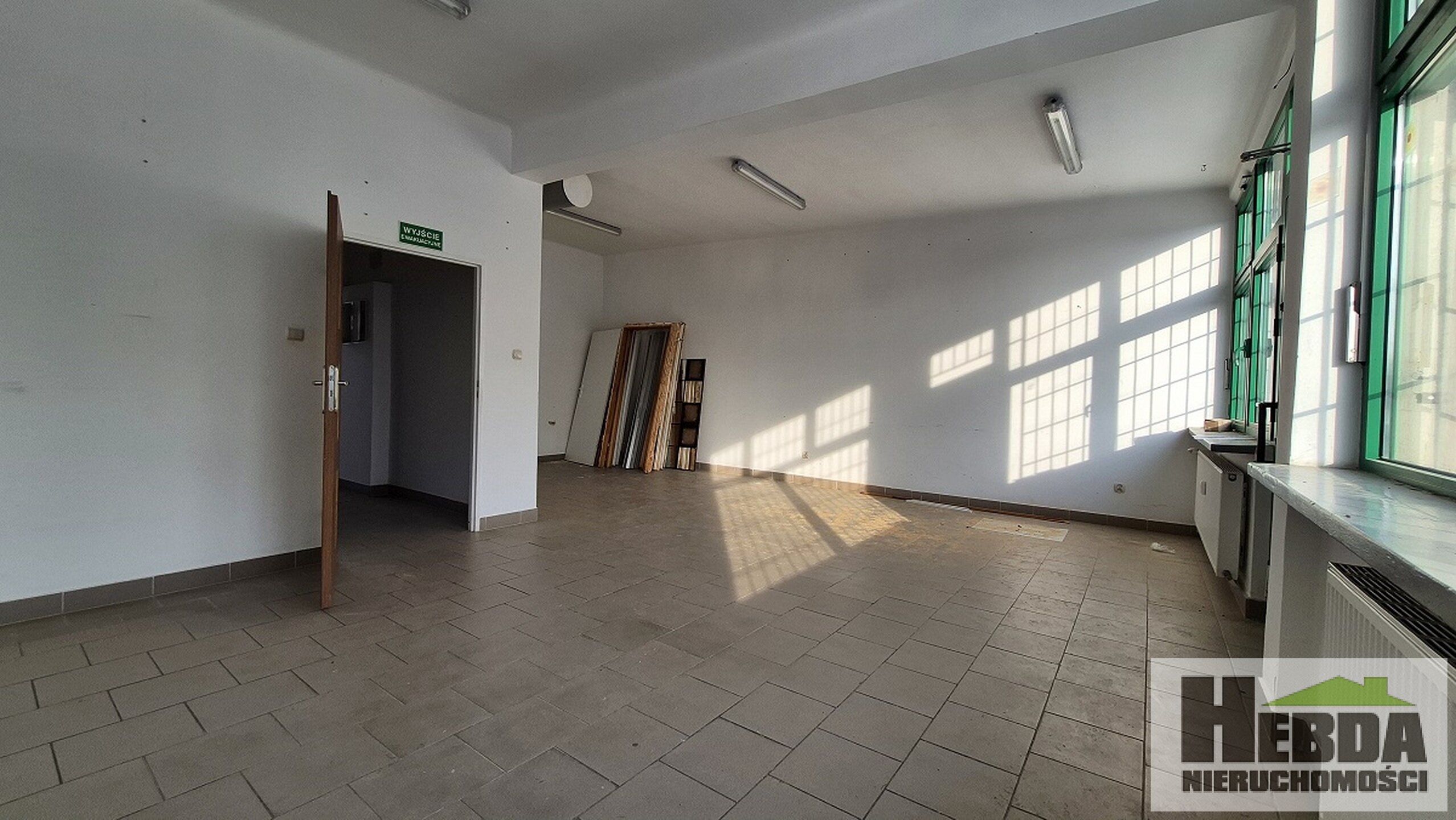 Tarnów, ul.Klikowska , lokal handlowo - usługowy , 65 m2 z parkingiem ! - zdjęcie 7