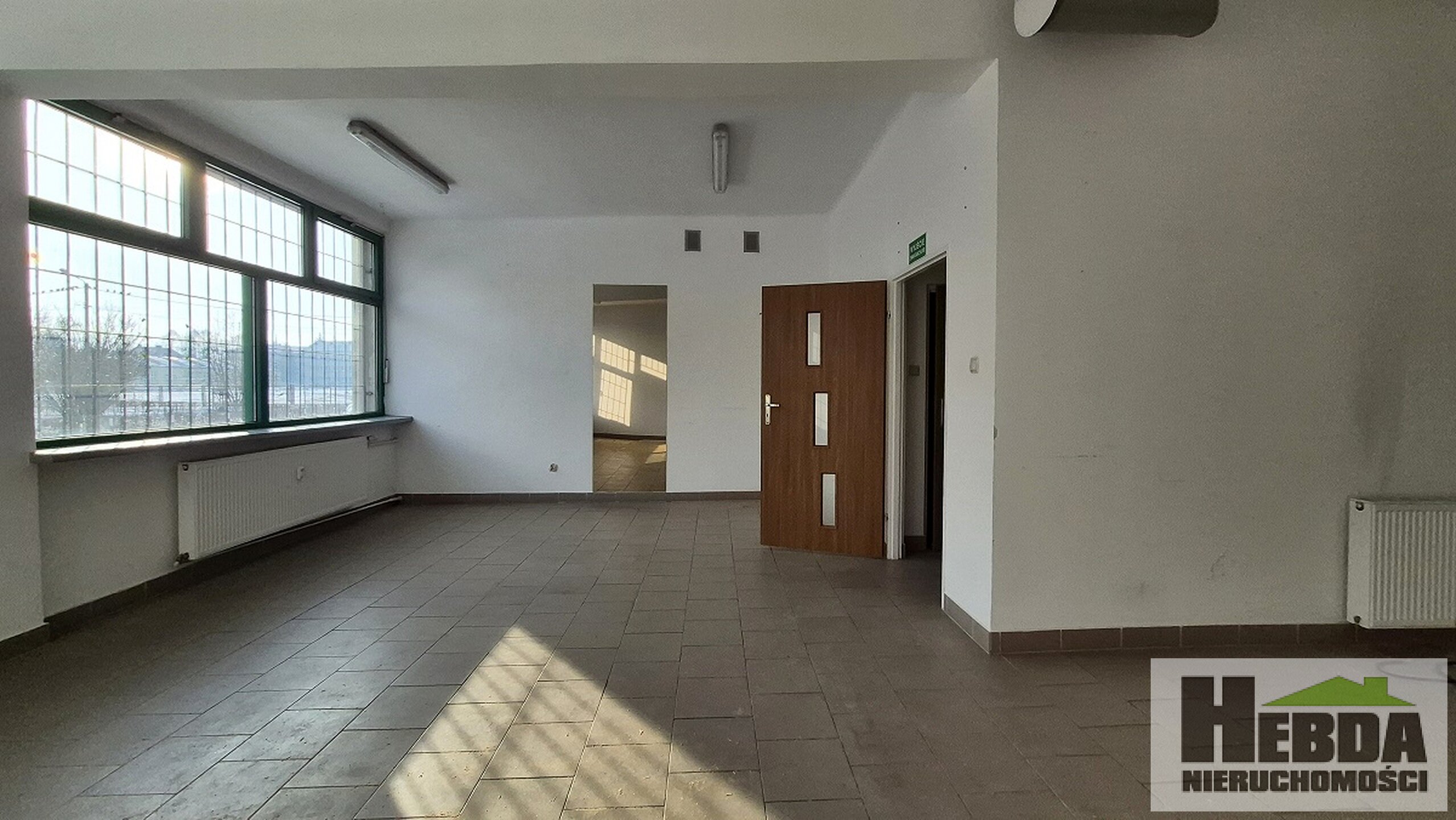 Tarnów, ul.Klikowska , lokal handlowo - usługowy , 65 m2 z parkingiem ! - zdjęcie 1