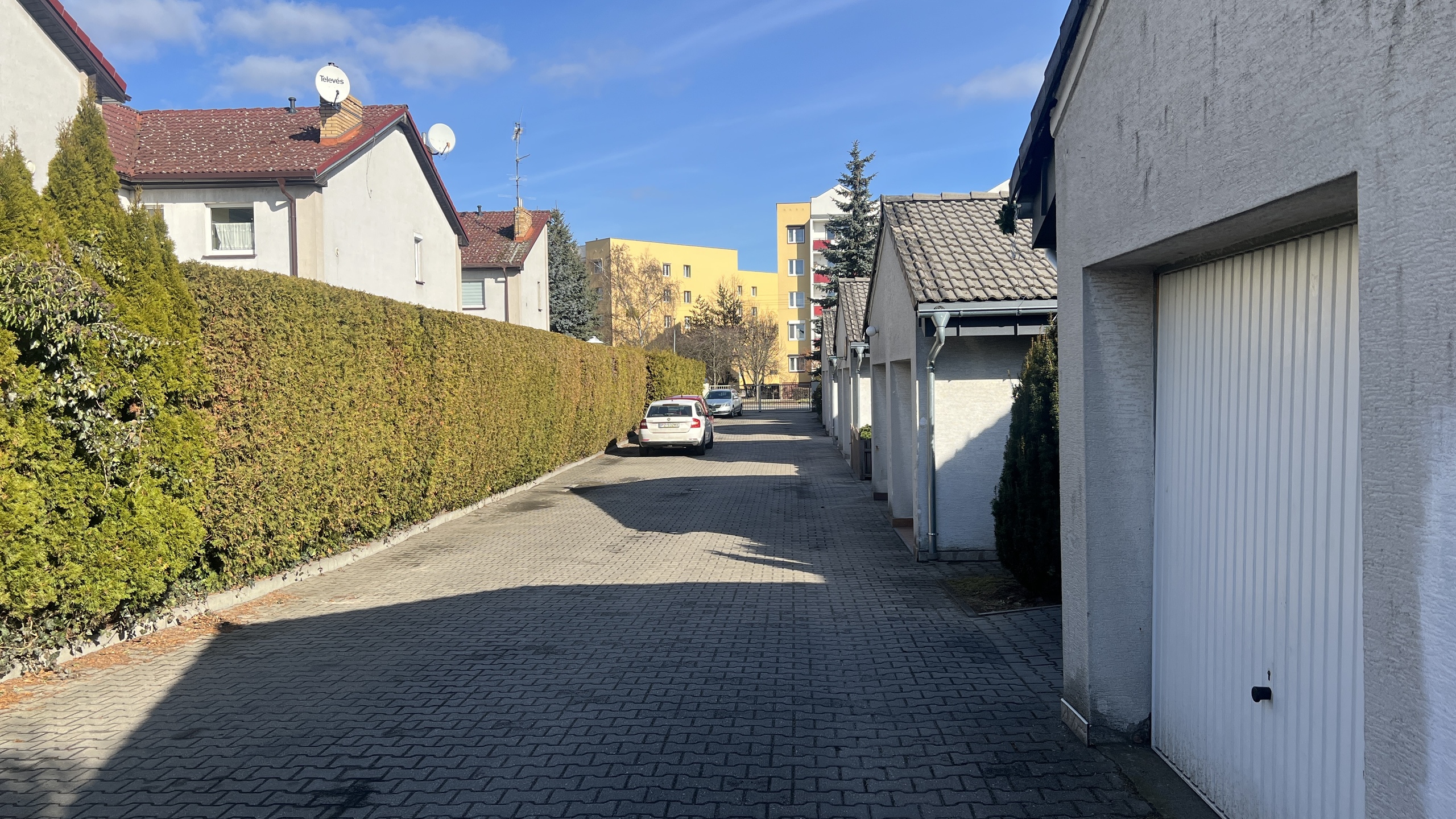 Przestronny dom z garażem w bardzo dobrej lokalizacji - zdjęcie 12