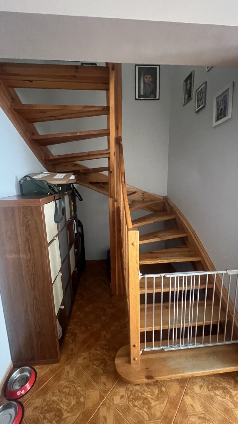 Przestronny dom z garażem w bardzo dobrej lokalizacji - zdjęcie 14